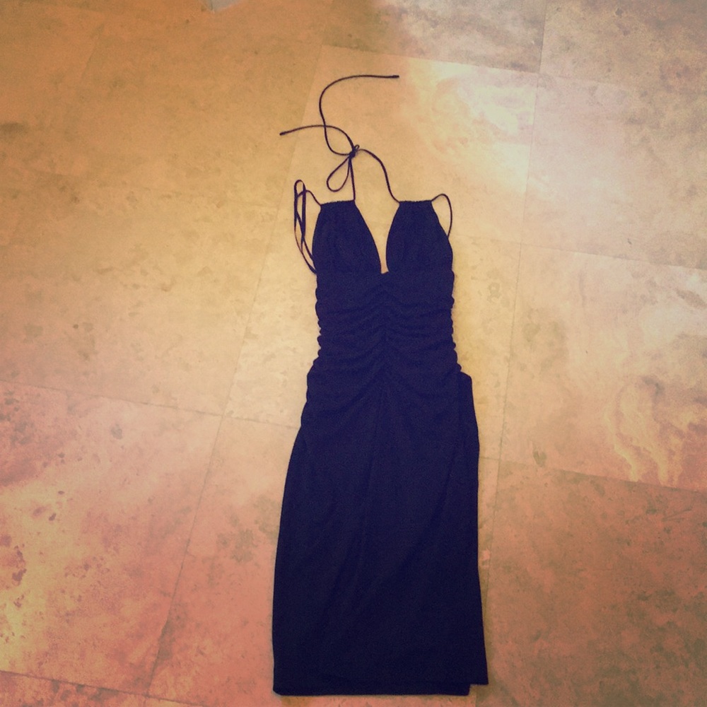 A beautiful black dress for a night in the city!!